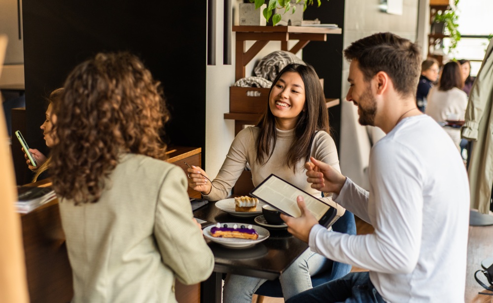 Sådan vælger du en e-læser med frontlys; anmeldelse af modellerne og brugbare tips